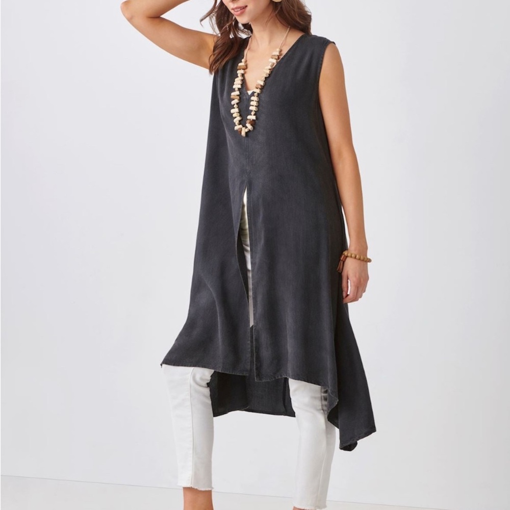 Charlie Paige Black Sleeveless Tunic